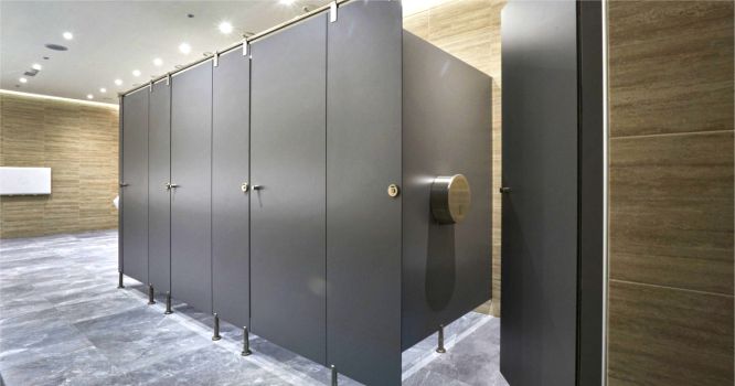 Okov za sanitarne kabine od HPL Compact ploče